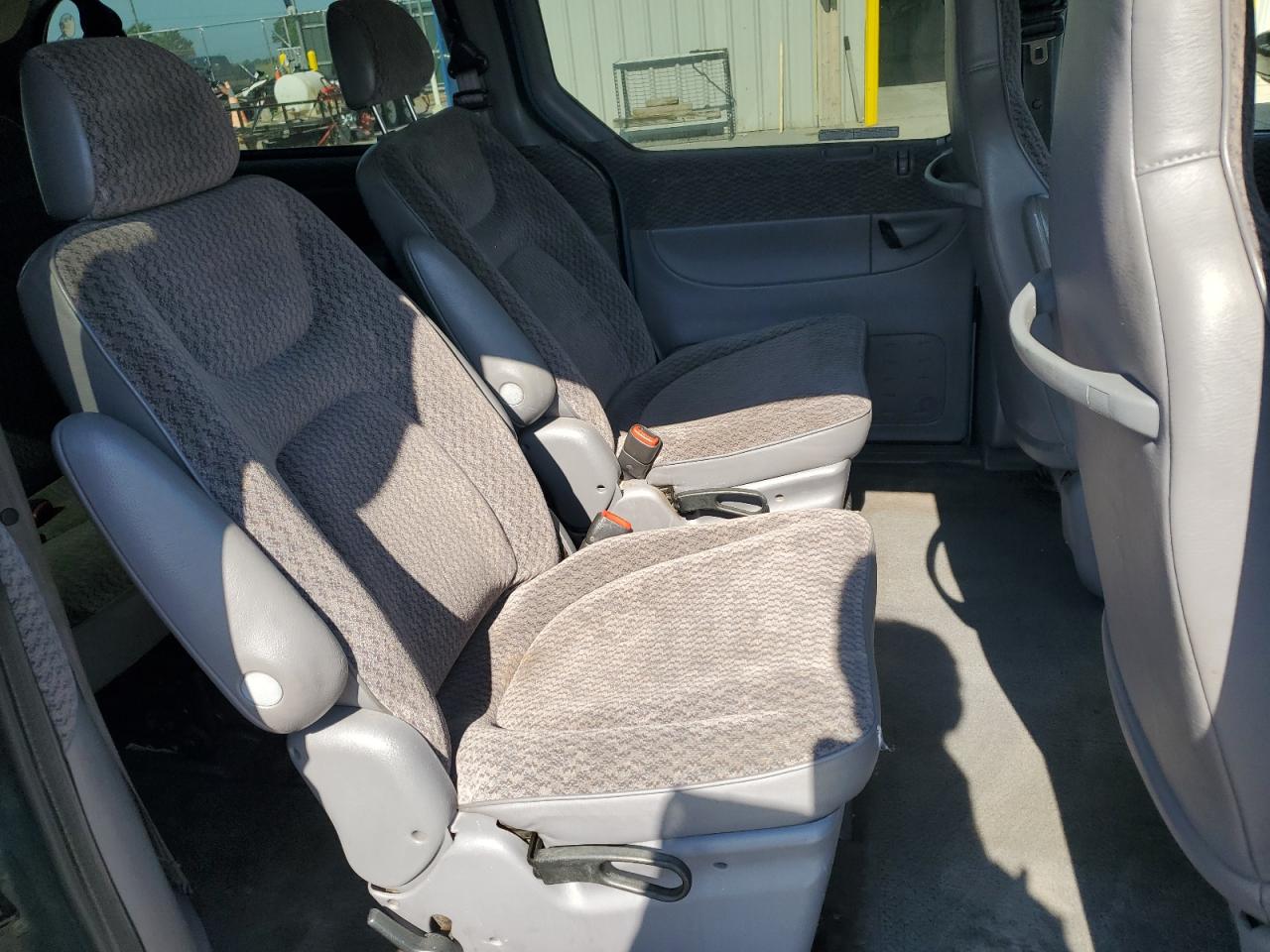 1999 Dodge Grand Caravan Se VIN: 2B4GP44G9XR204463 Lot: 64301385