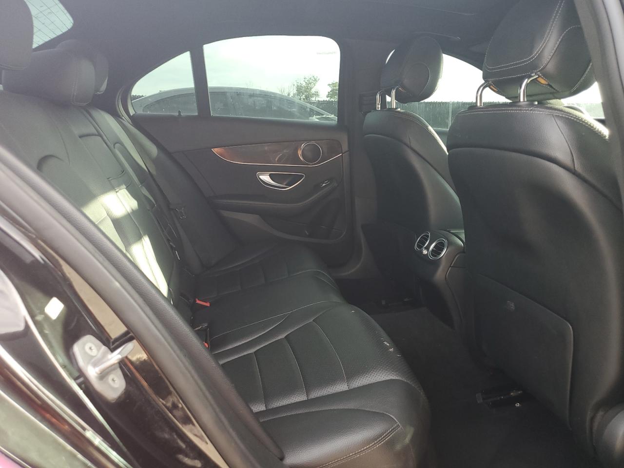 2018 Mercedes-Benz C 300 VIN: WDDWF4JB8JR311193 Lot: 63587255