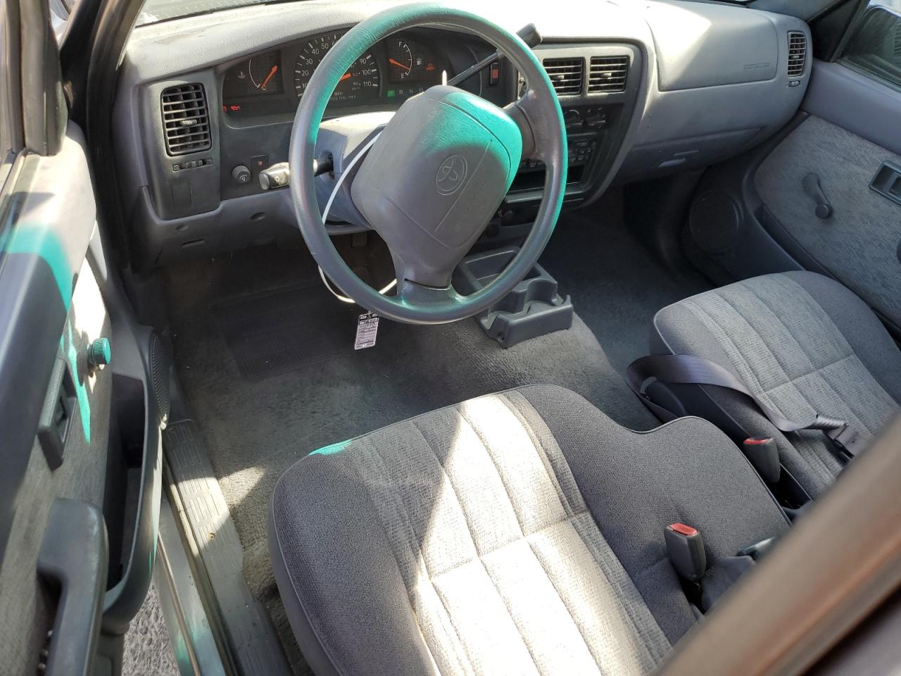 1998 Toyota Tacoma Xtracab VIN: 4TAVL52N8WZ100253 Lot: 66570055