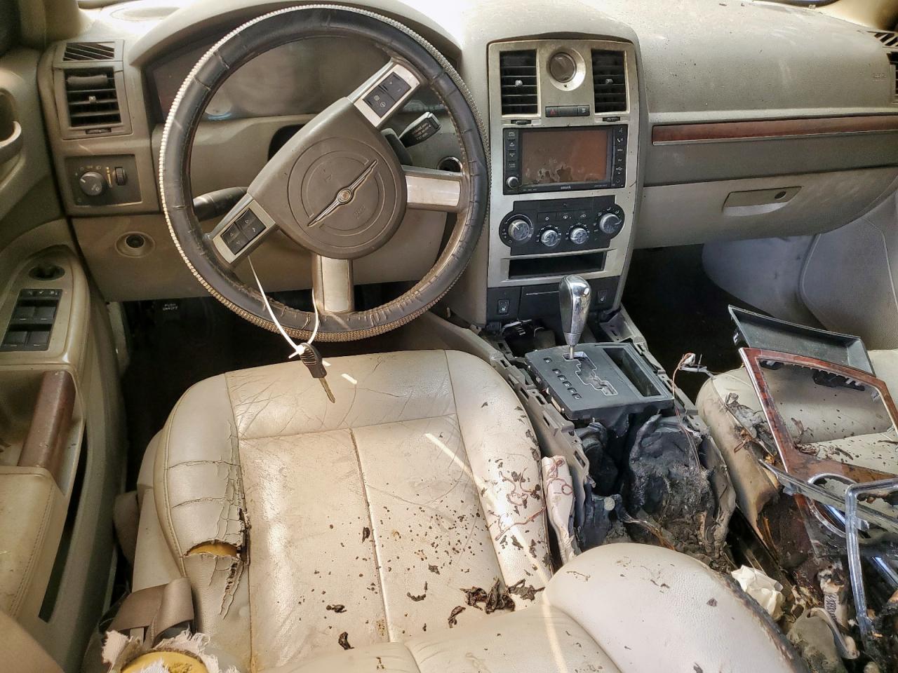 2008 Chrysler 300 Limited VIN: 2C3KA33G88H321747 Lot: 65928145