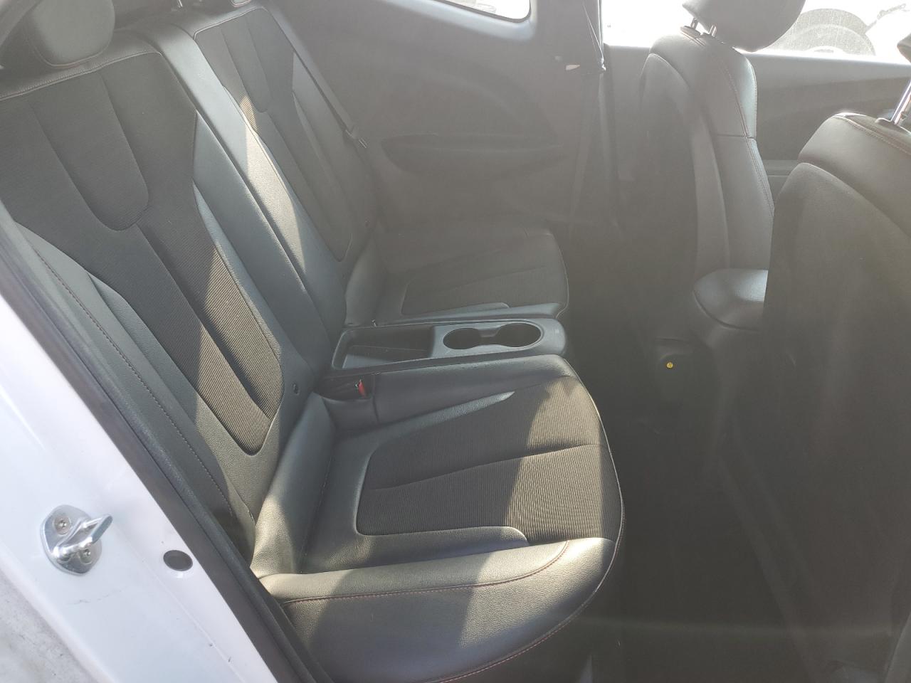 2019 Hyundai Veloster Base VIN: KMHTG6AFXKU009505 Lot: 63231415