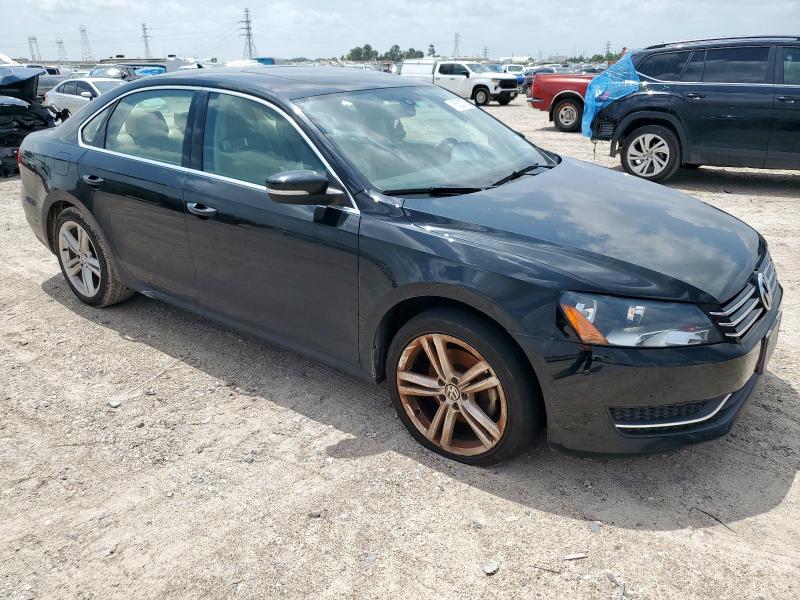Sedans VOLKSWAGEN PASSAT 2014 Czarny