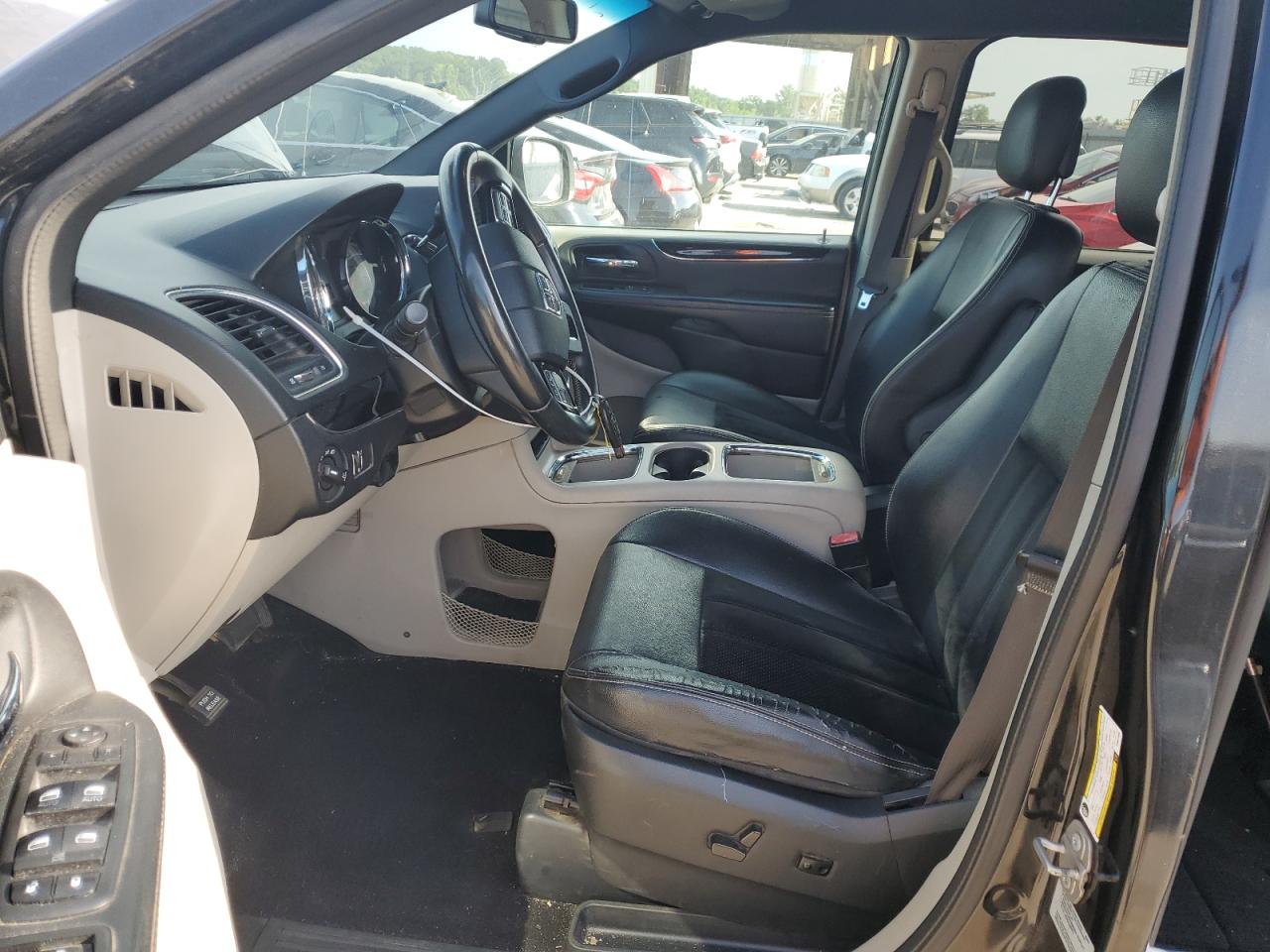2017 Dodge Grand Caravan Sxt VIN: 2C4RDGCG2HR841896 Lot: 64505695