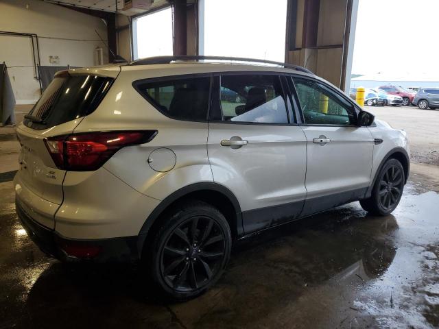  FORD ESCAPE 2019 Серебристый