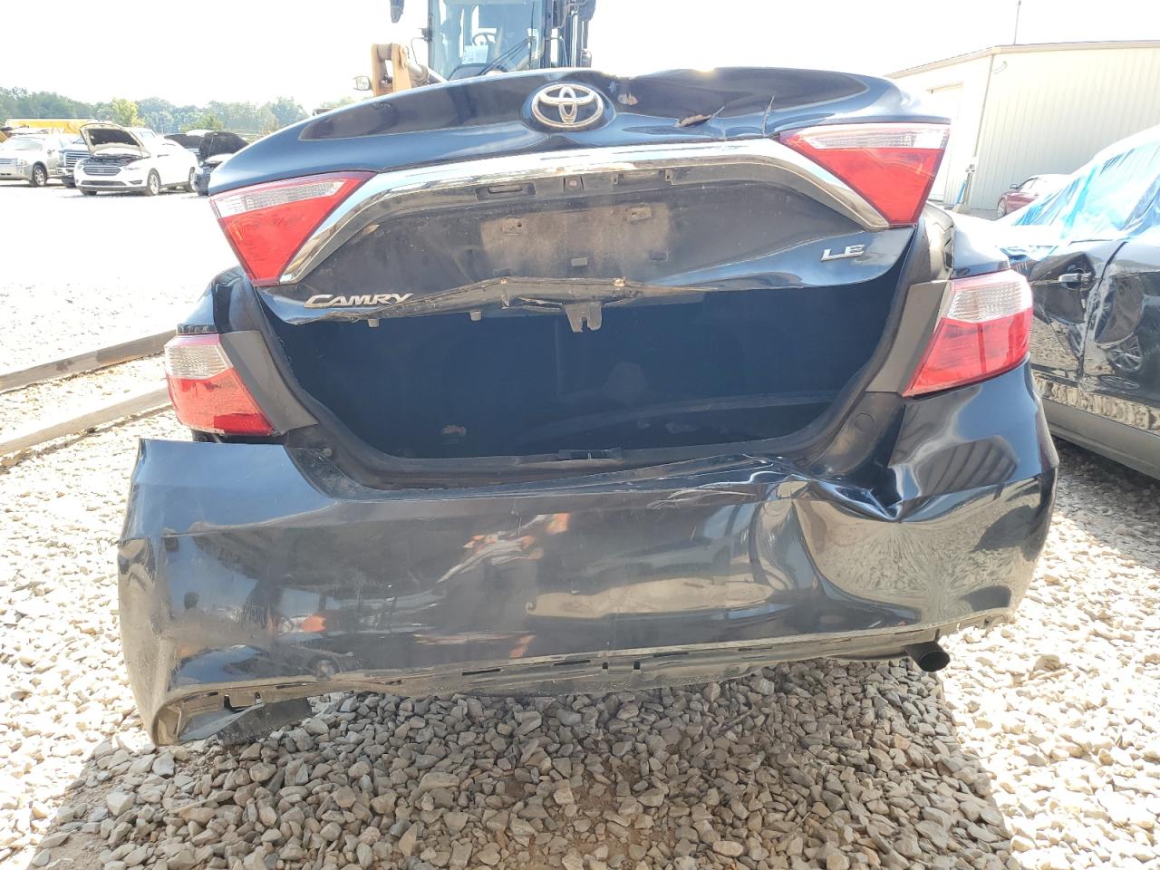 2015 Toyota Camry Le VIN: 4T1BF1FK2FU102418 Lot: 66263155