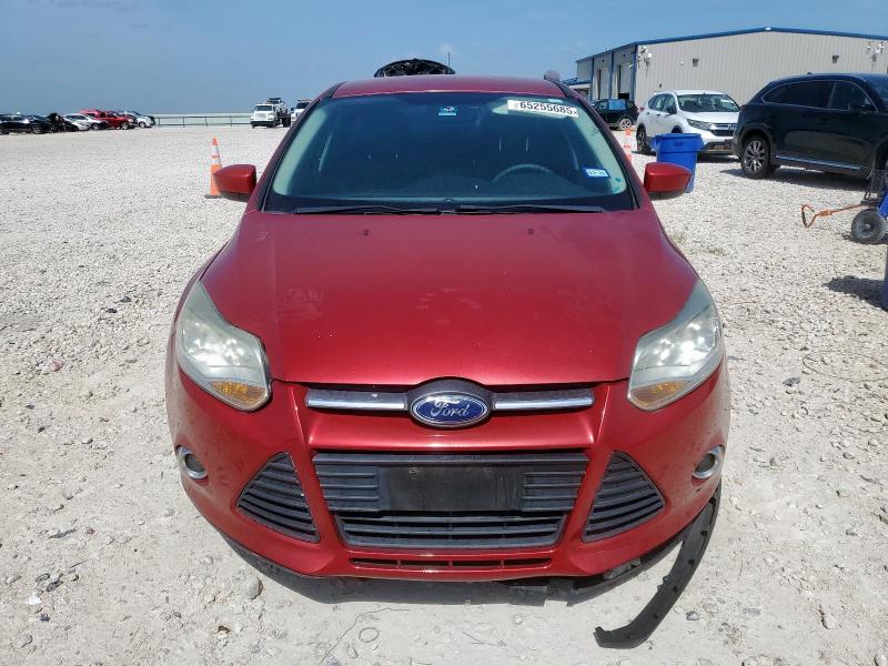 Hatchbacks FORD FOCUS 2012 Red