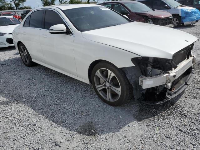Sedans MERCEDES-BENZ E-CLASS 2017 Biały