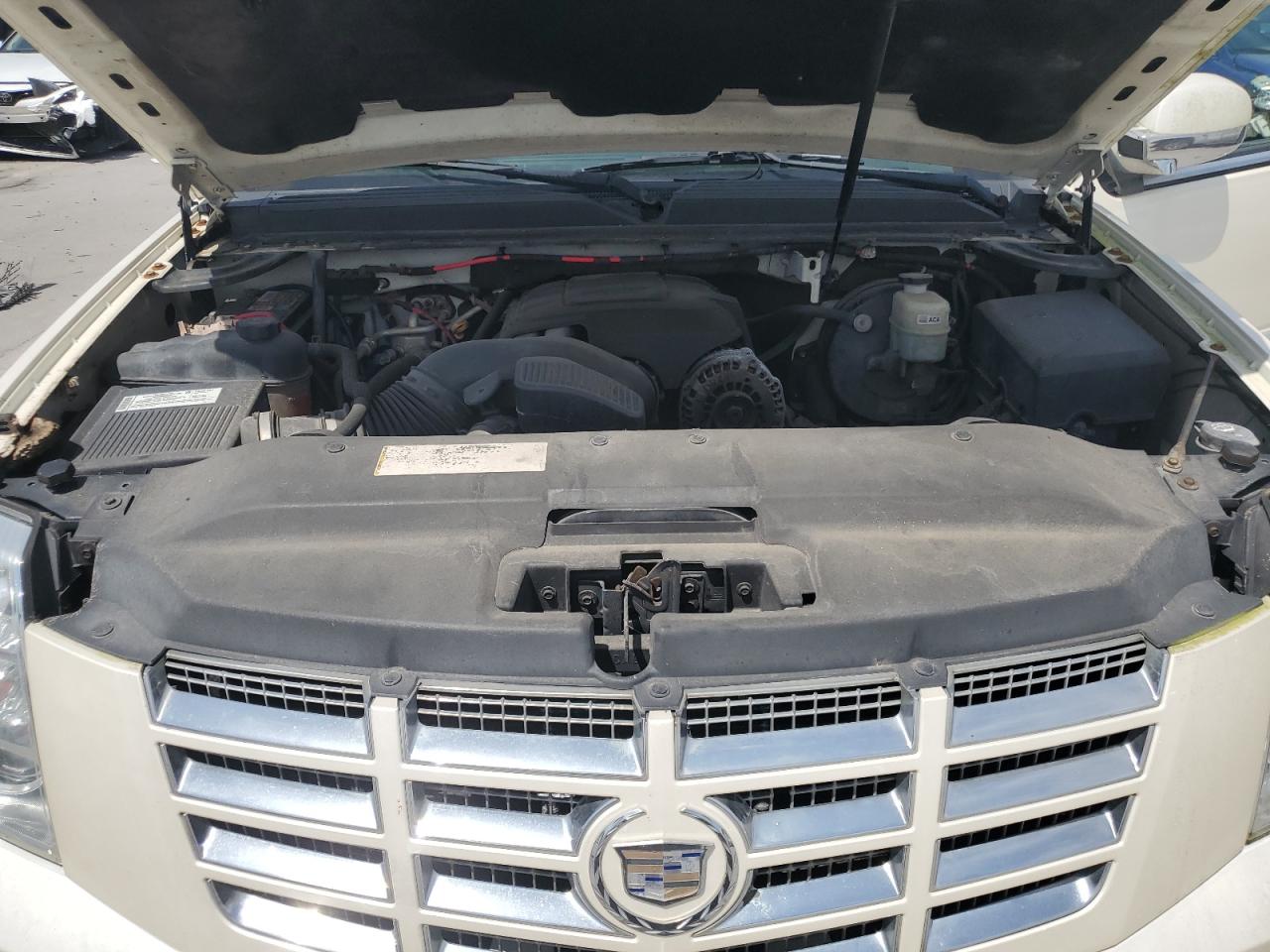 2008 Cadillac Escalade Esv VIN: 1GYFC66828R217570 Lot: 65199665
