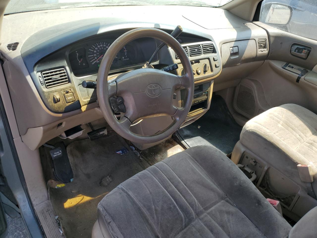 1999 Toyota Sienna Ce VIN: 4T3ZF19C9XU161025 Lot: 63305765