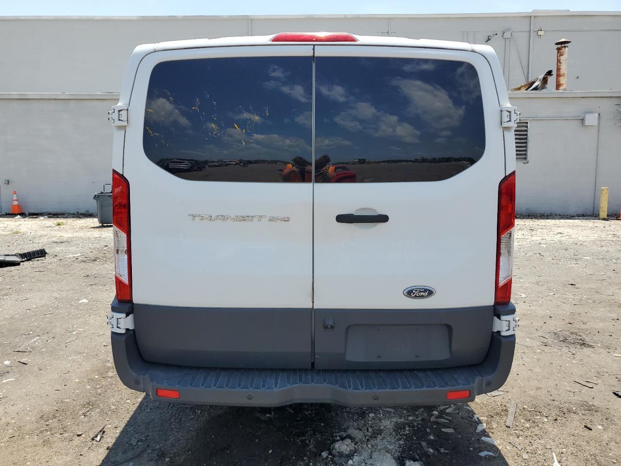 2017 Ford Transit T-250 VIN: 1FTYR1ZM6HKA73300 Lot: 65349515