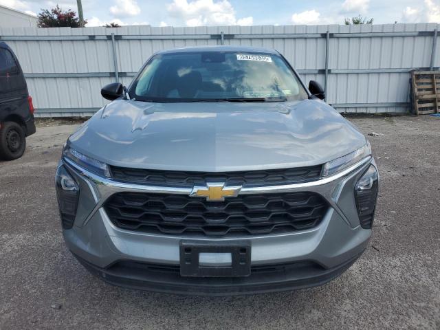  CHEVROLET TRAX 2024 Srebrny