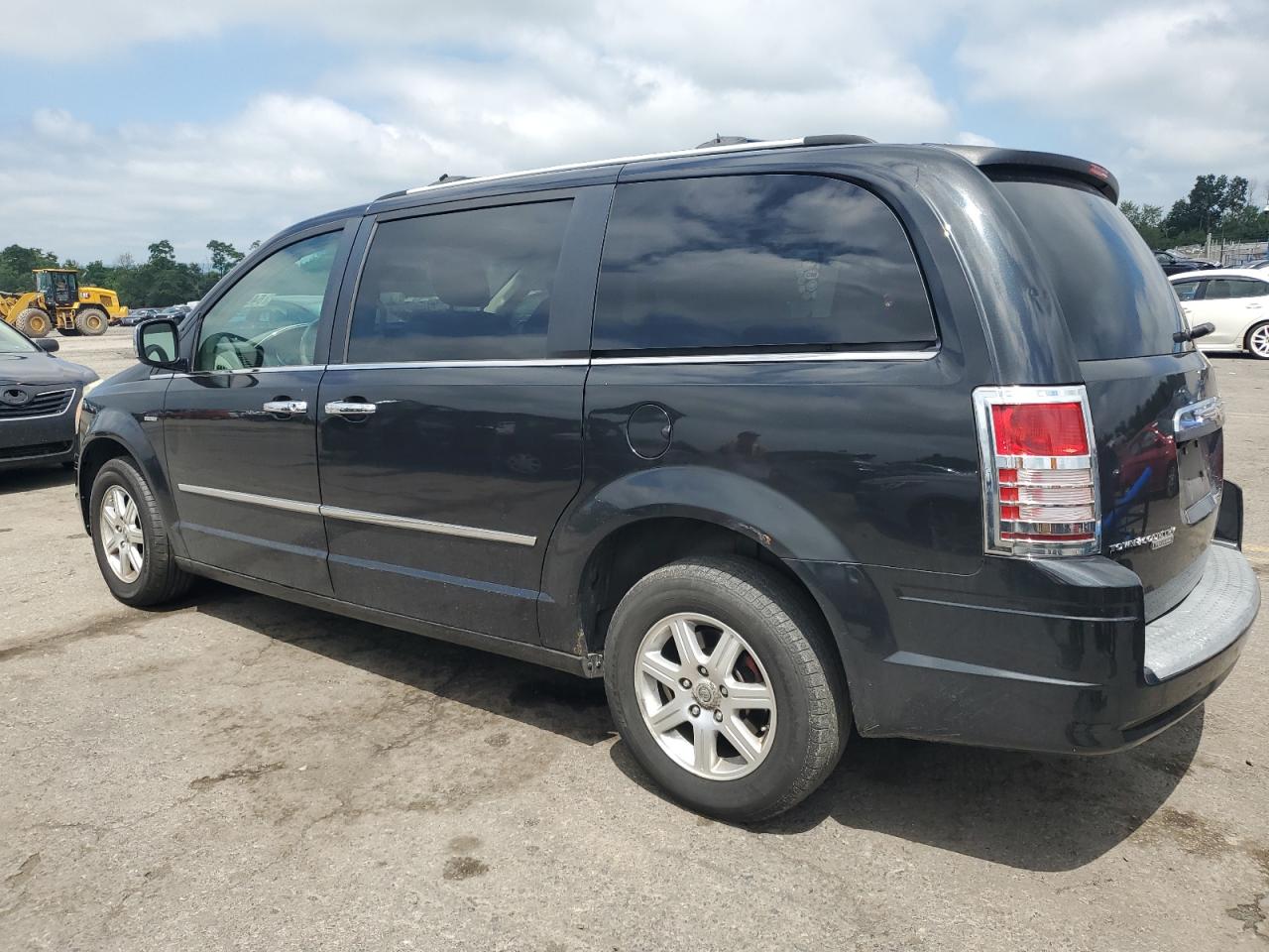 2008 Chrysler Town & Country Touring VIN: 2A8HR54P68R679022 Lot: 64902725
