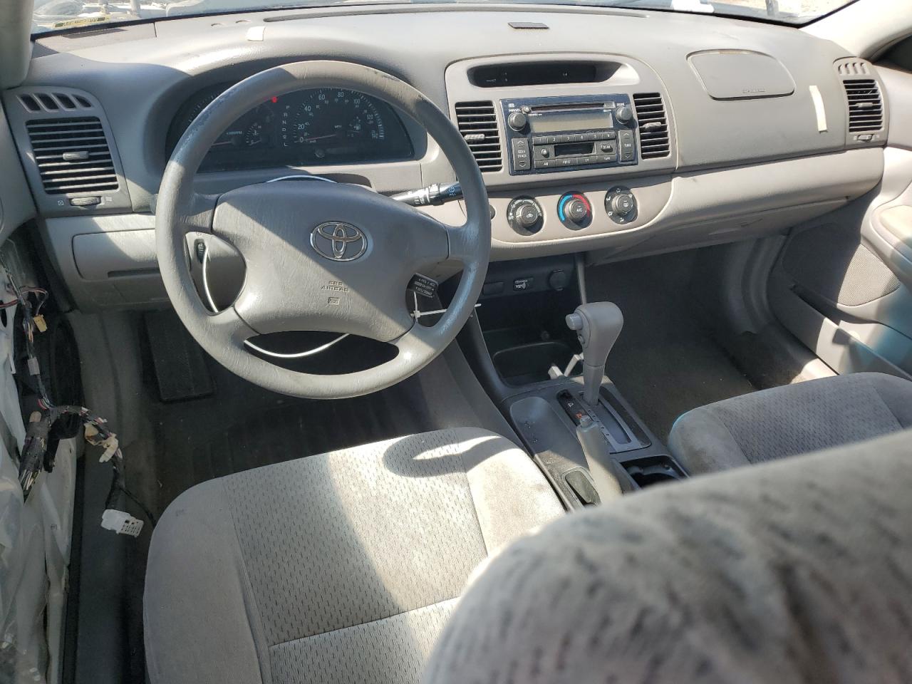 2002 Toyota Camry Le VIN: 4T1BE32K32U037609 Lot: 70703095