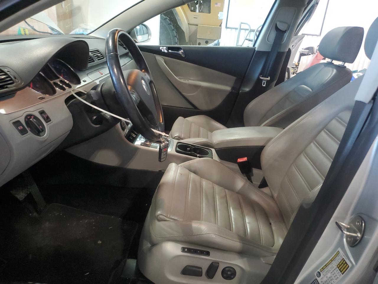 2006 Volkswagen Passat 3.6L Sport VIN: WVWCU73C46P105110 Lot: 62768345
