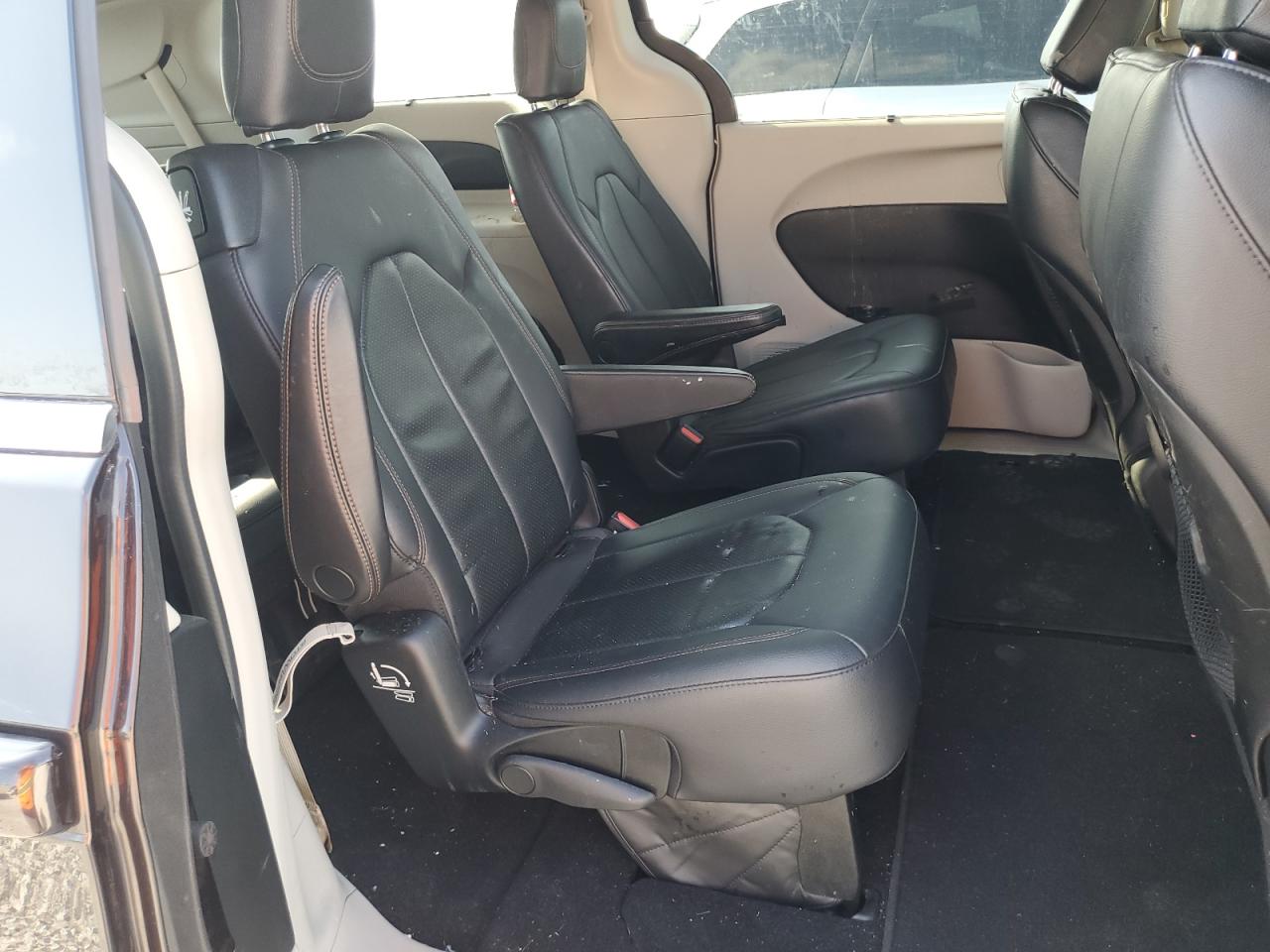 2018 Chrysler Pacifica Touring L VIN: 2C4RC1BG0JR113906 Lot: 65578025