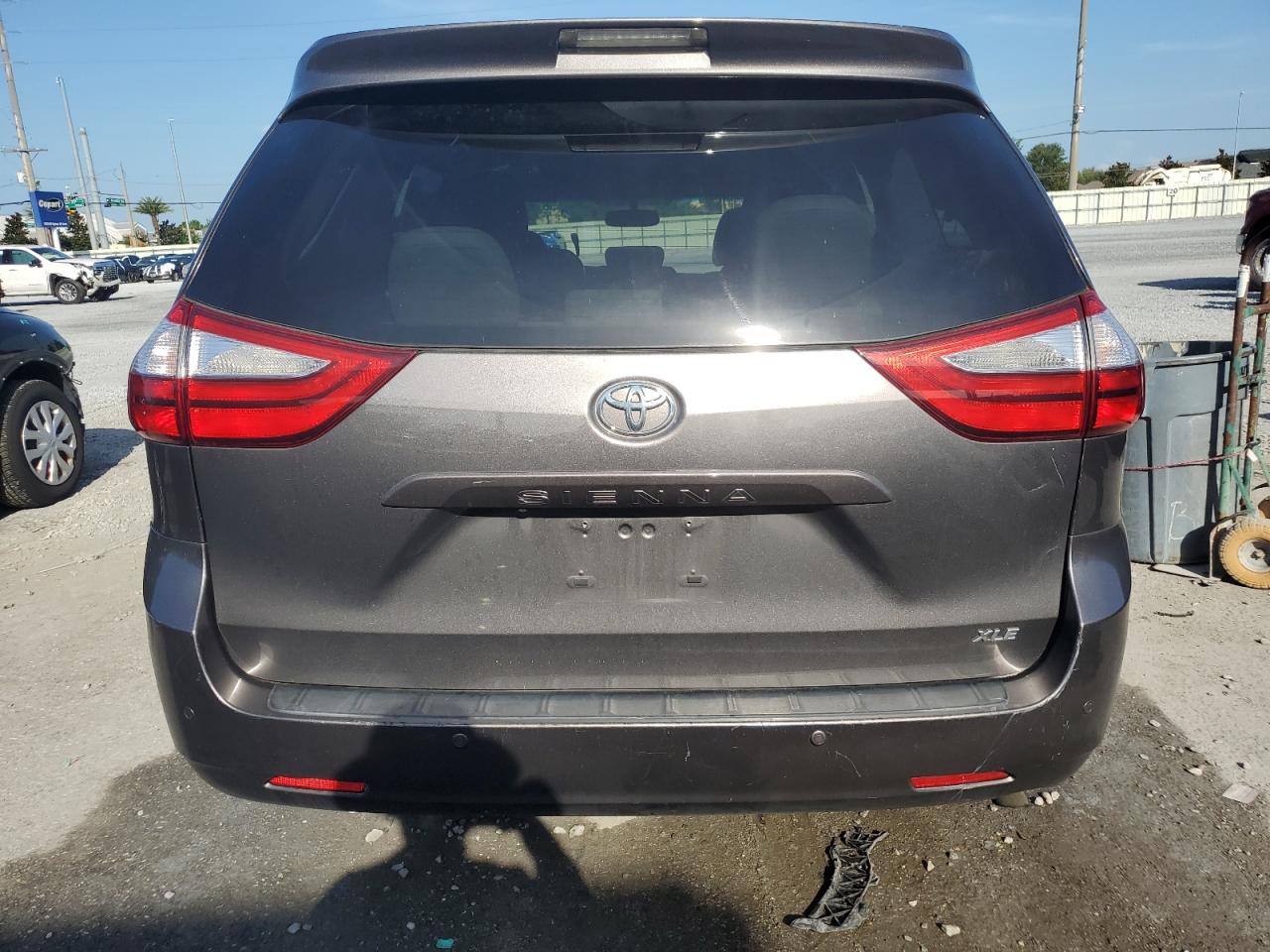 2017 Toyota Sienna Xle VIN: 5TDYZ3DC8HS891811 Lot: 64563935