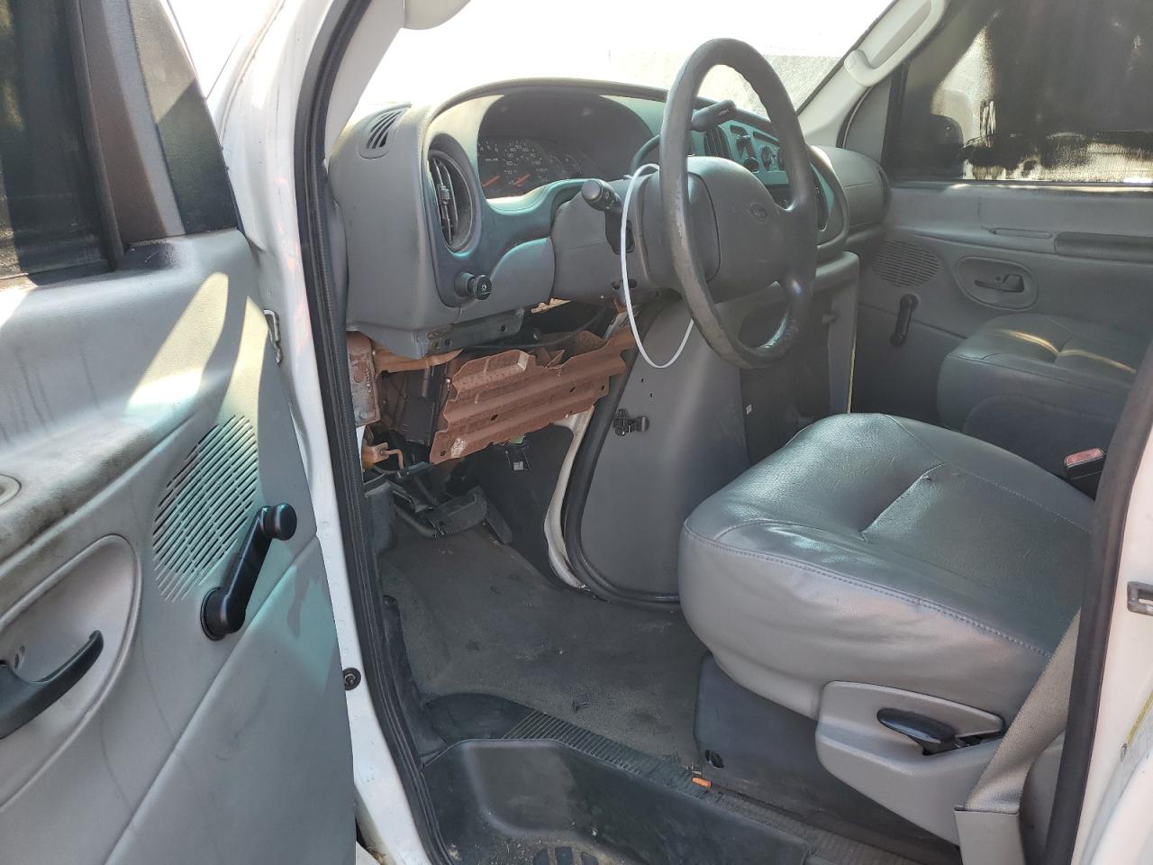 2006 Ford Econoline E150 Van VIN: 1FTRE14W06HA13872 Lot: 64754125