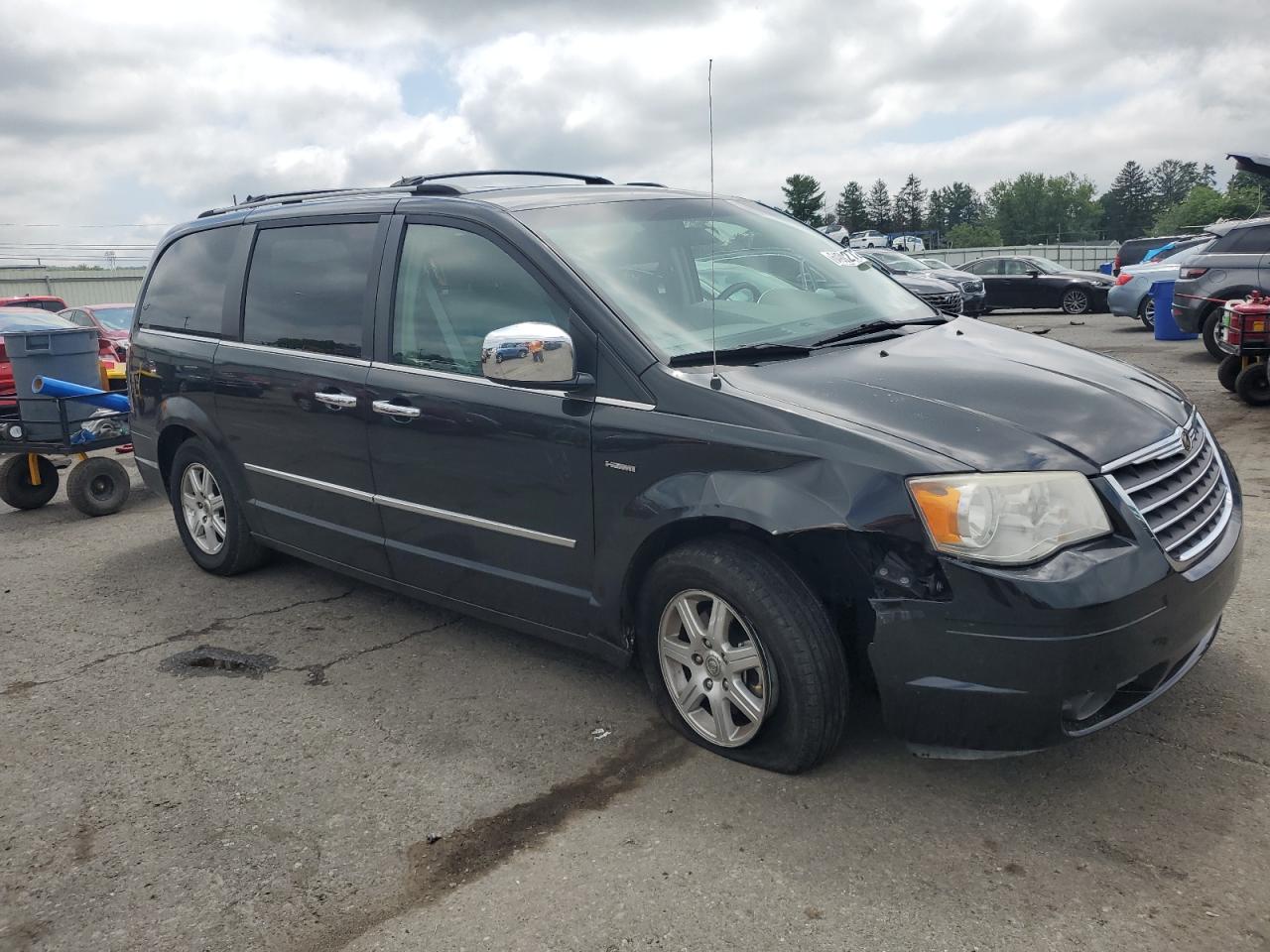 2008 Chrysler Town & Country Touring VIN: 2A8HR54P68R679022 Lot: 64902725