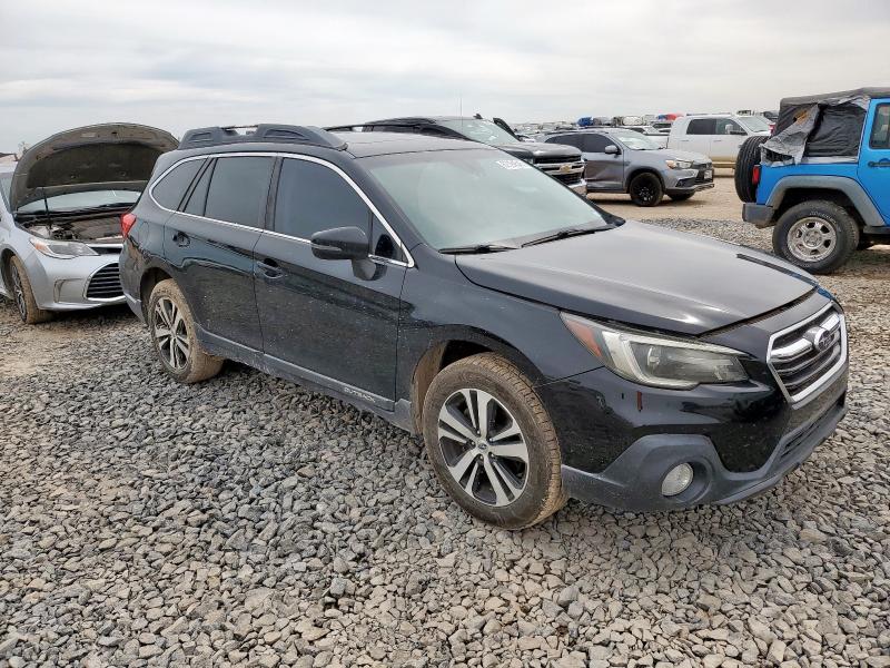  SUBARU OUTBACK 2018 Czarny