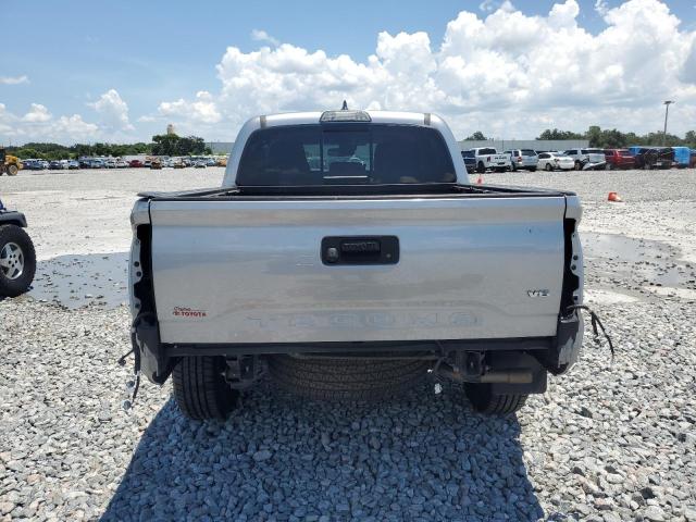  TOYOTA TACOMA 2018 Silver