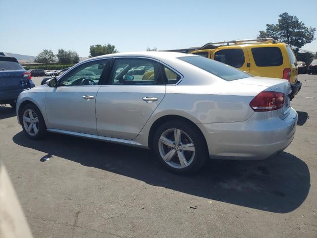  VOLKSWAGEN PASSAT 2012 Srebrny
