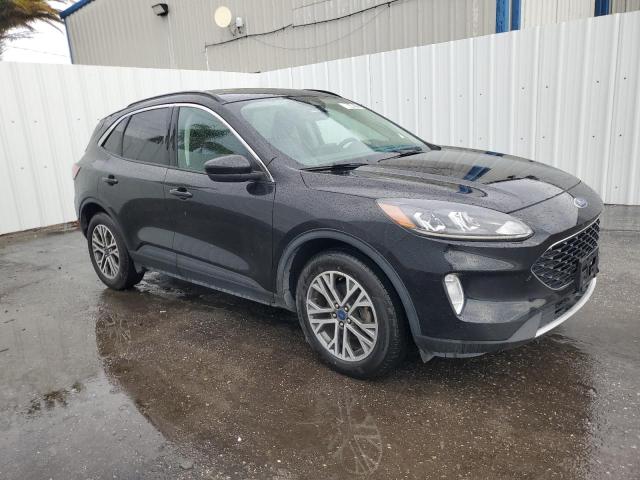  FORD ESCAPE 2021 Czarny