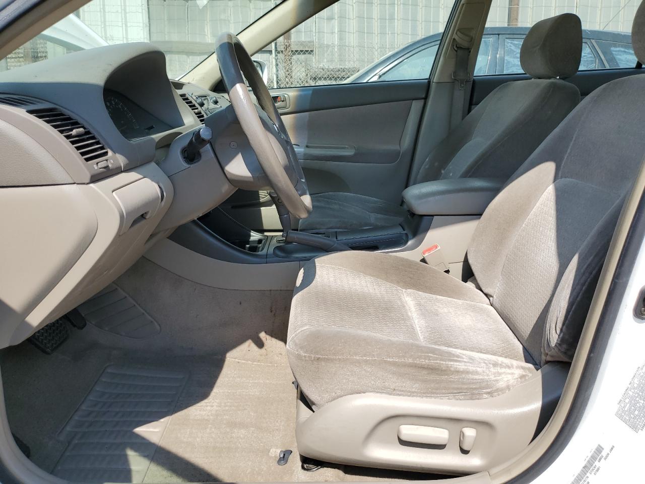 2003 Toyota Camry Le VIN: JTDBE32K830176776 Lot: 65622465
