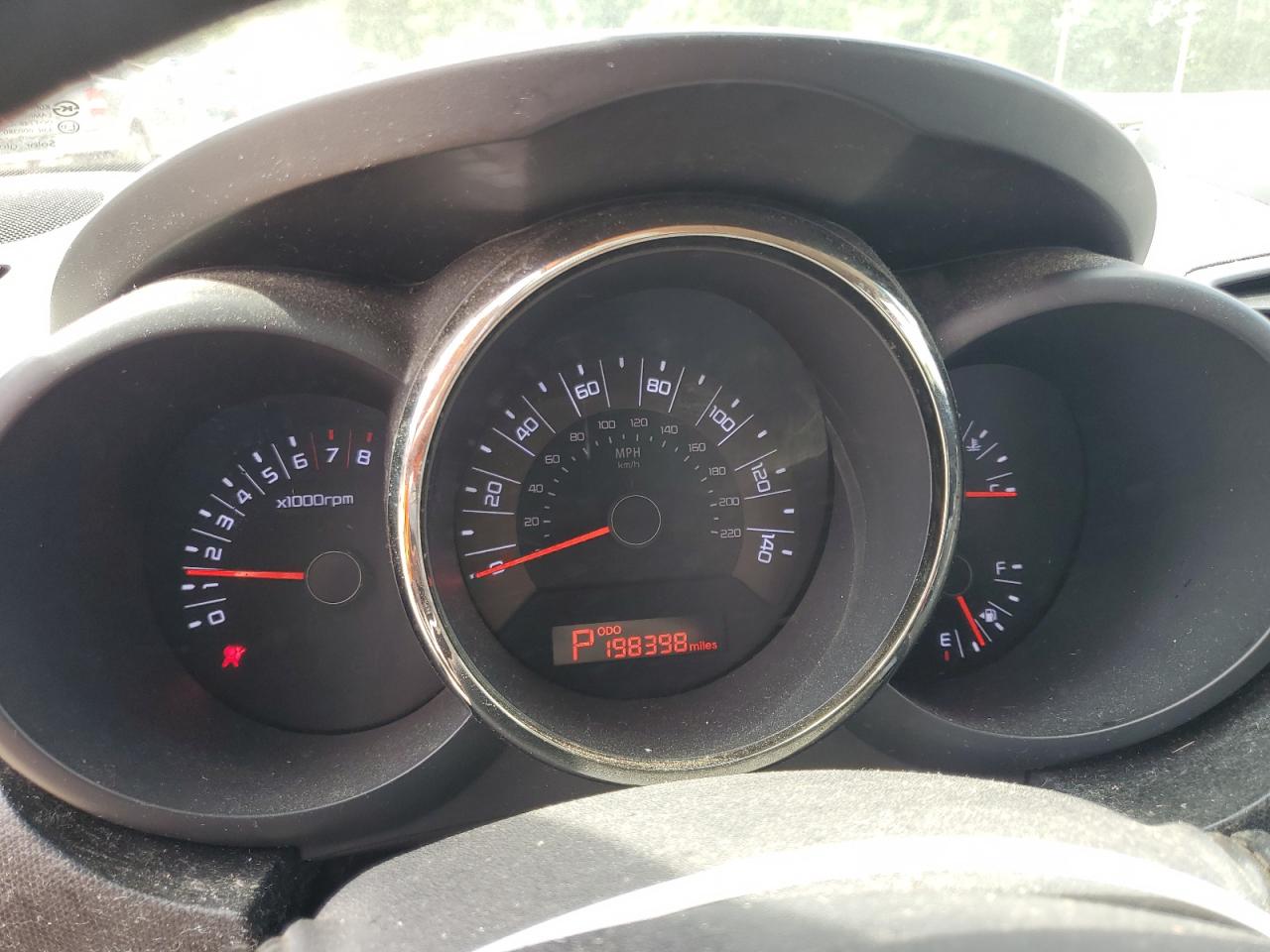 2011 Kia Soul + VIN: KNDJT2A26B7198925 Lot: 63345435