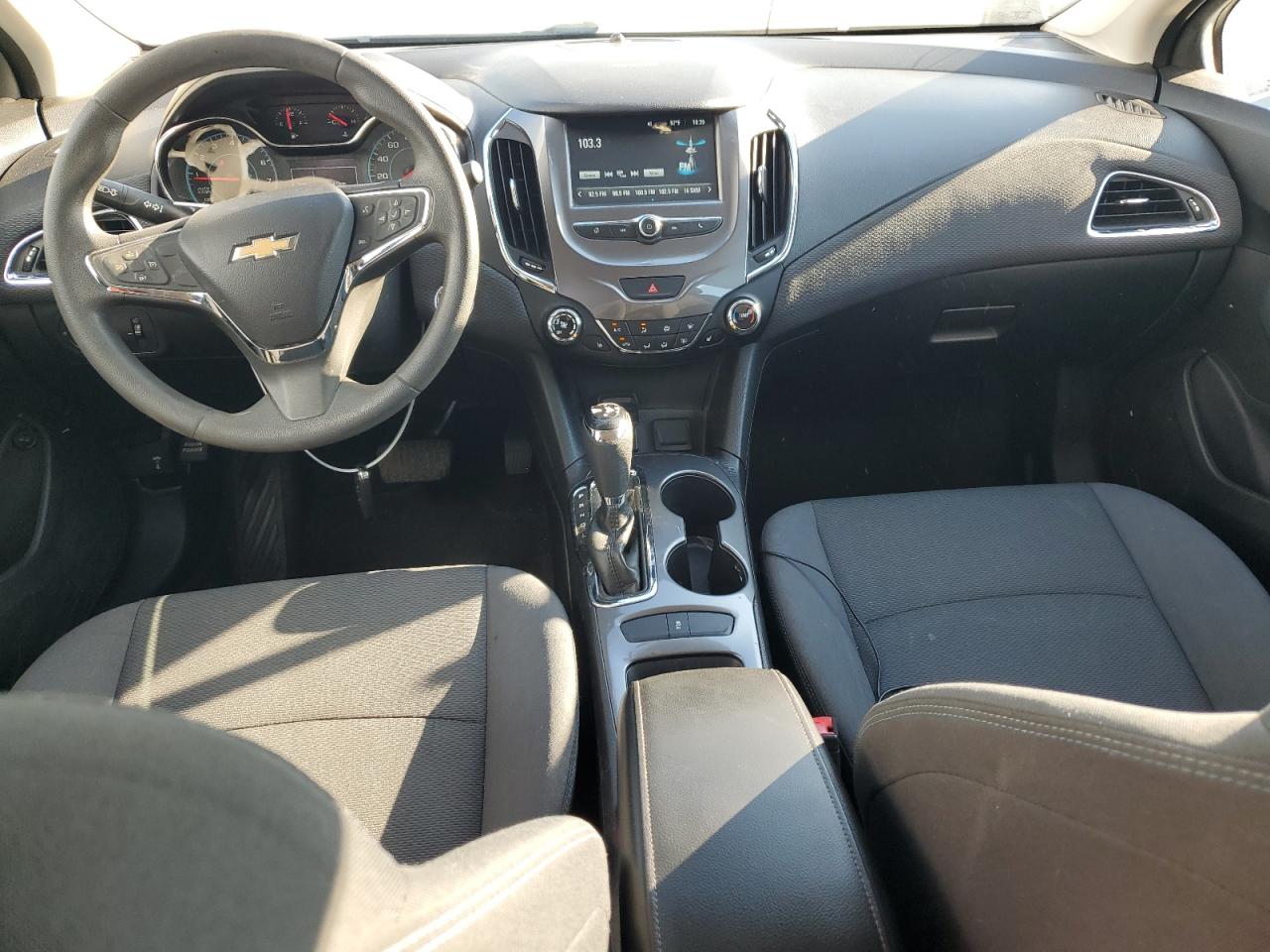 2018 Chevrolet Cruze Lt VIN: 1G1BE5SM2J7240837 Lot: 63460755