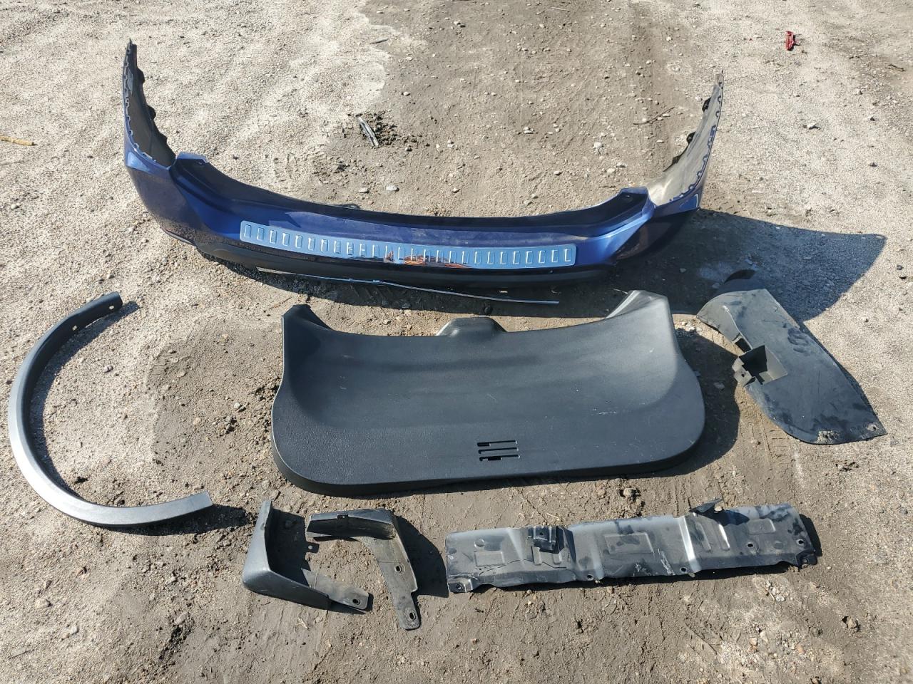 5N1AT2MT3JC827496 2018 Nissan Rogue S