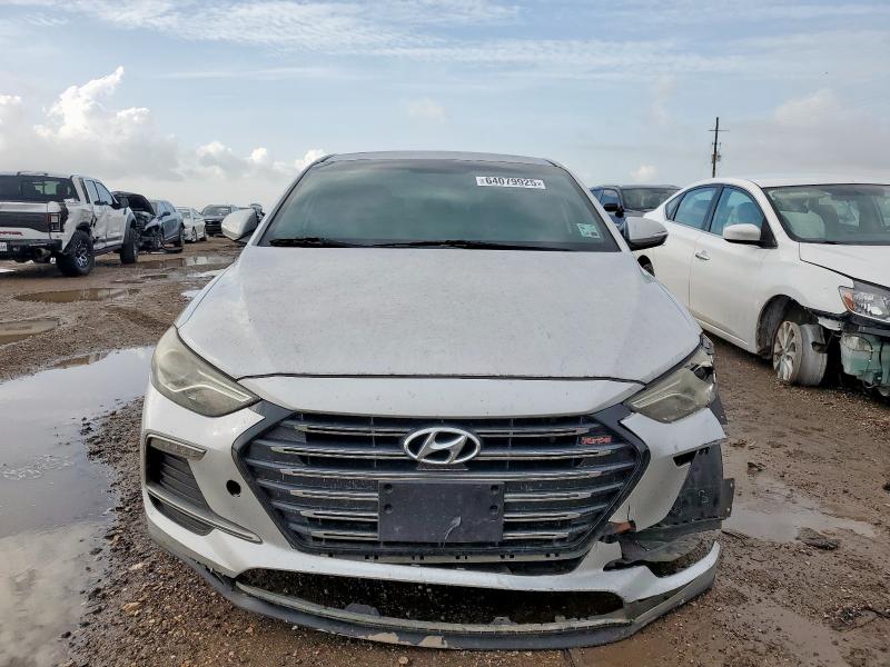  HYUNDAI ELANTRA 2018 Srebrny