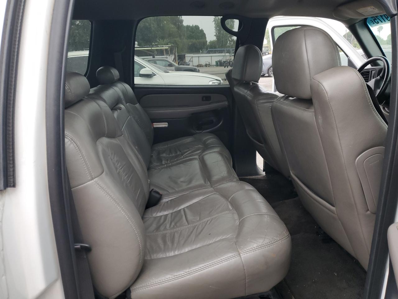 2002 Chevrolet Suburban C1500 VIN: 1GNEC16T62J204276 Lot: 64249175