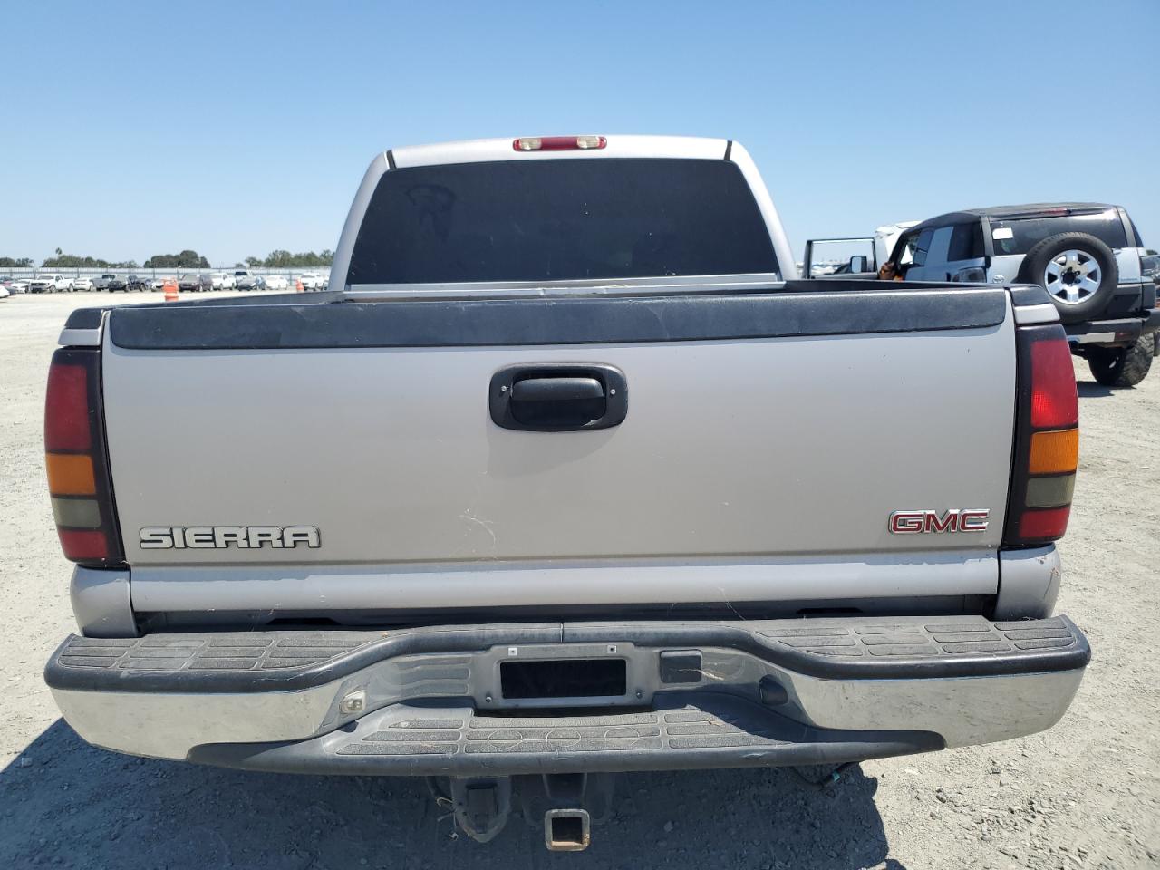 2004 GMC New Sierra C1500 VIN: 2GTEC13T241434679 Lot: 63063635