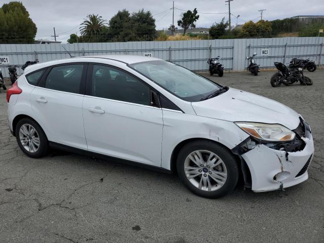 FORD FOCUS 2012 Белы