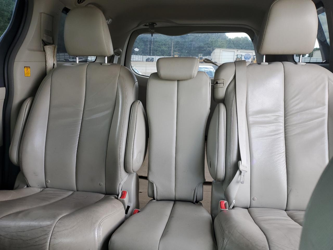 2011 Toyota Sienna Xle VIN: 5TDYK3DC5BS085873 Lot: 65537305