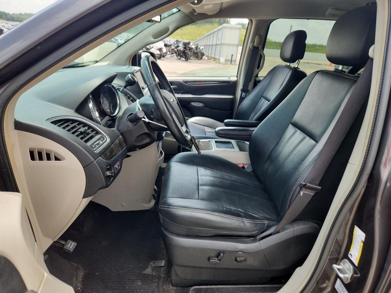 2016 Chrysler Town & Country Touring VIN: 2C4RC1BGXGR113257 Lot: 65097635
