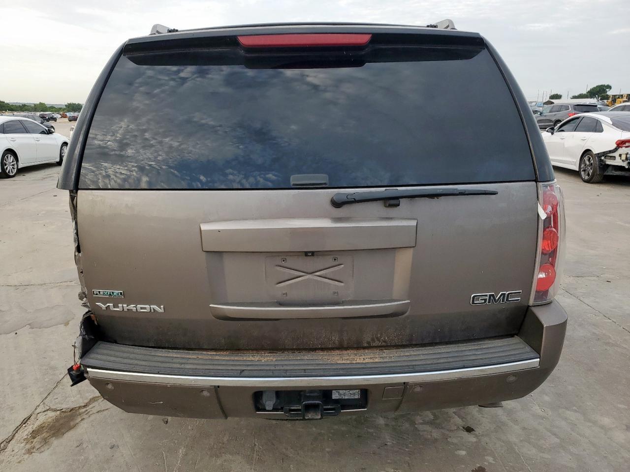 2011 GMC Yukon Denali VIN: 1GKS1EEF7BR383583 Lot: 64267495