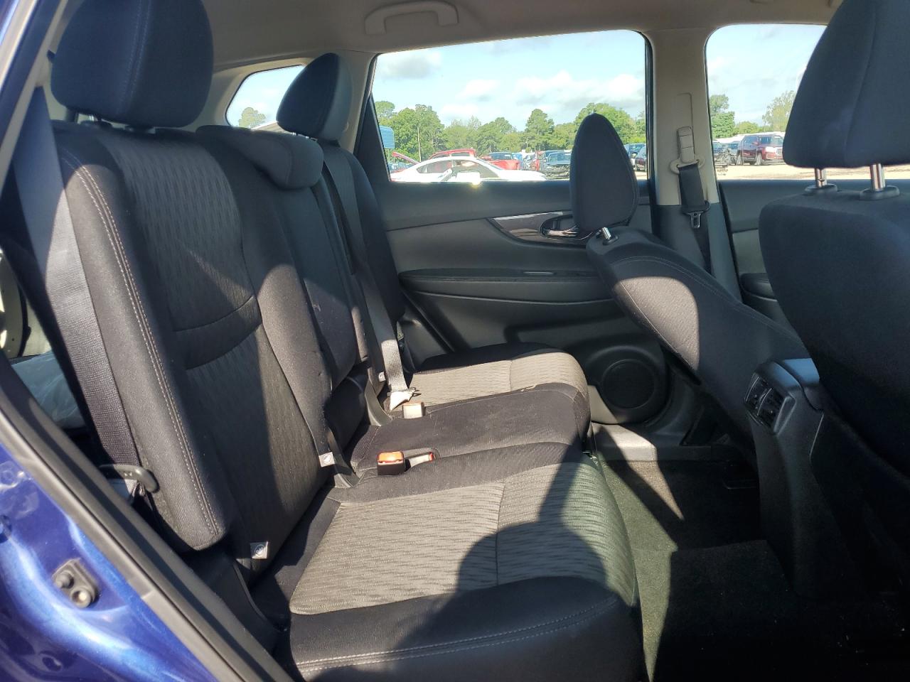 5N1AT2MT3JC827496 2018 Nissan Rogue S