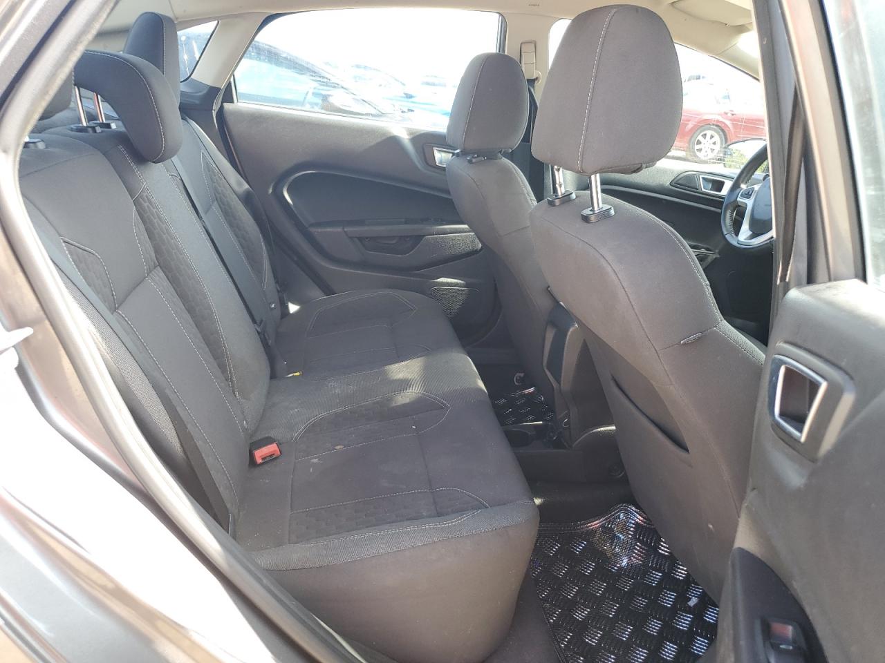 2018 Ford Fiesta Se VIN: 3FADP4BJ1EM131233 Lot: 64497295