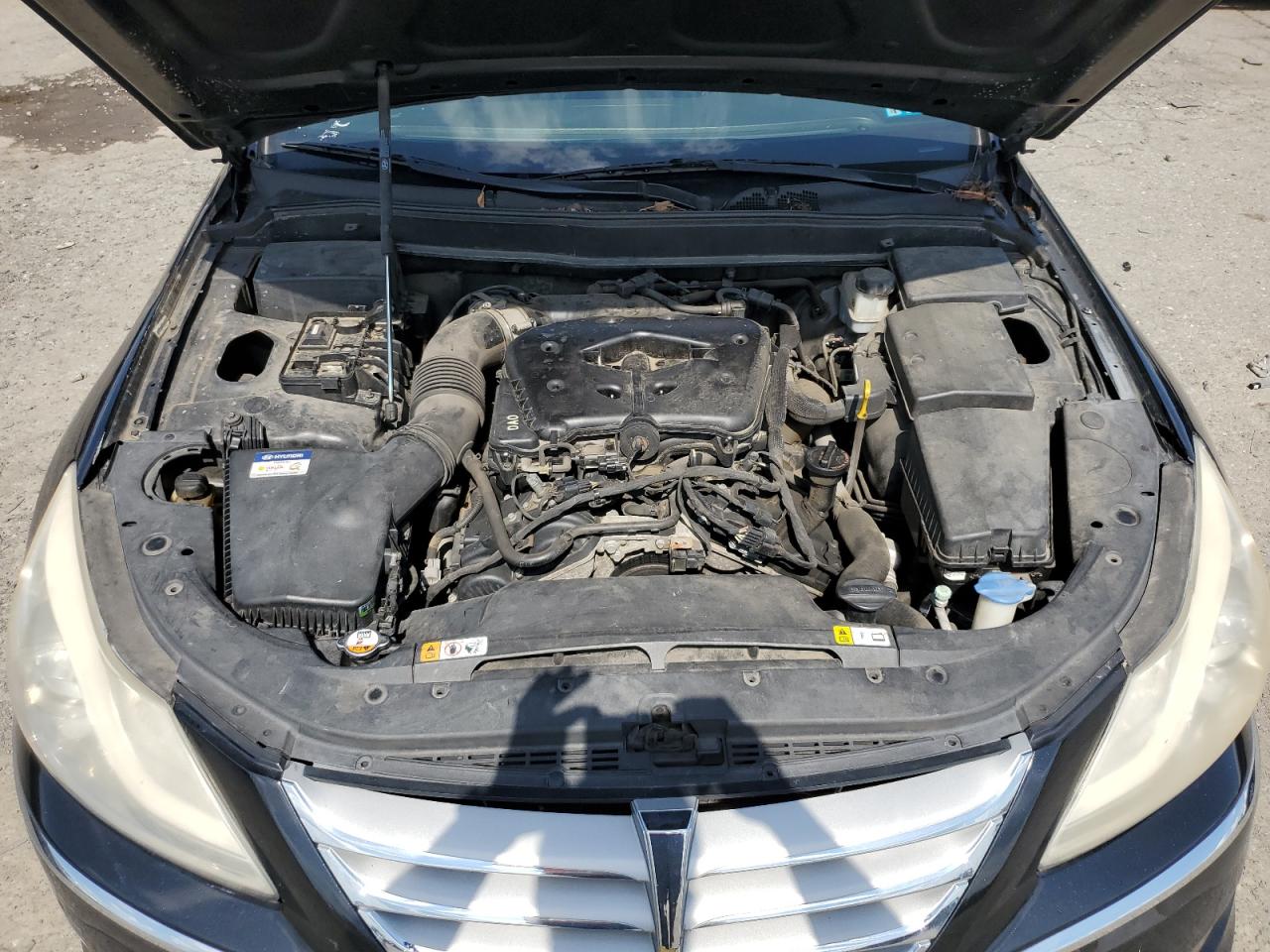 2014 Hyundai Genesis 3.8L VIN: KMHGC4DD2EU261815 Lot: 63349615