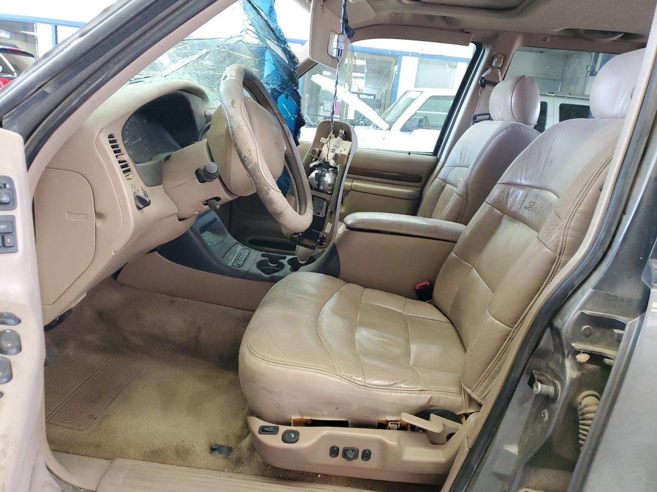 2000 Ford Explorer Limited VIN: 1FMDU75EXYZA41631 Lot: 63808935