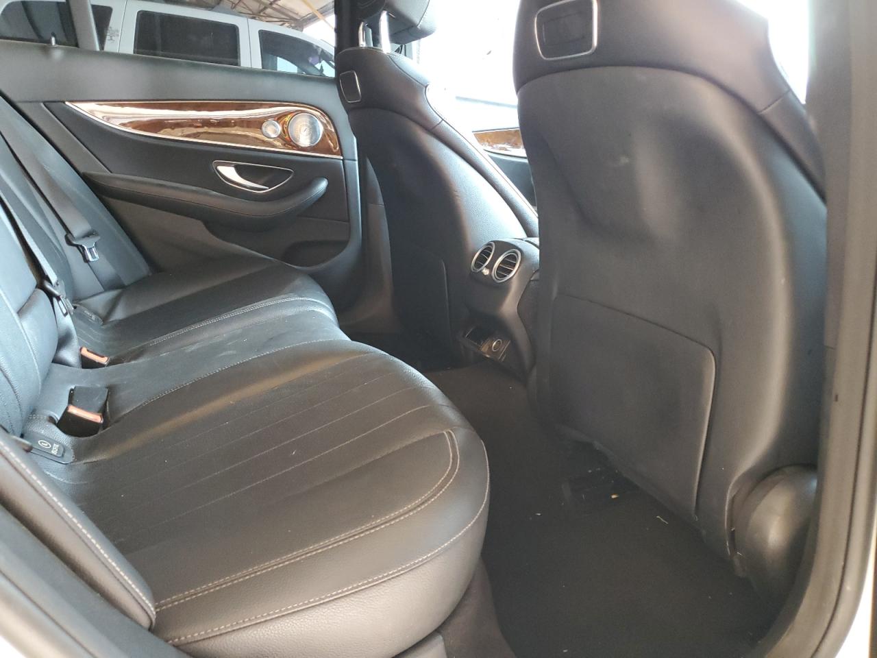 2018 Mercedes-Benz E 300 VIN: WDDZF4JB1JA303402 Lot: 63264775