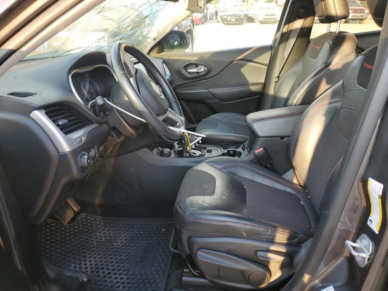 2015 Jeep Cherokee Trailhawk VIN: 1C4PJMBB8FW594067 Lot: 81019065