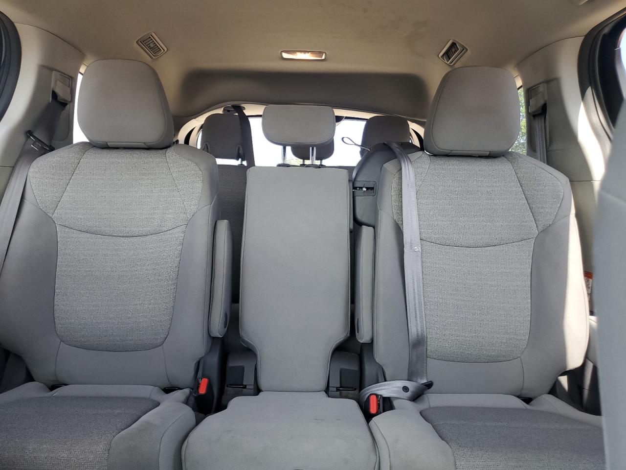 2021 Toyota Sienna Le VIN: 5TDKRKEC9MS065509 Lot: 65430275