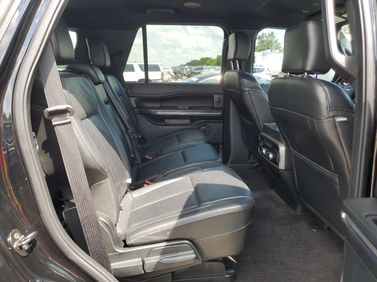 2018 Ford Expedition Xlt VIN: 1FMJU1JT2JEA19611 Lot: 63487225