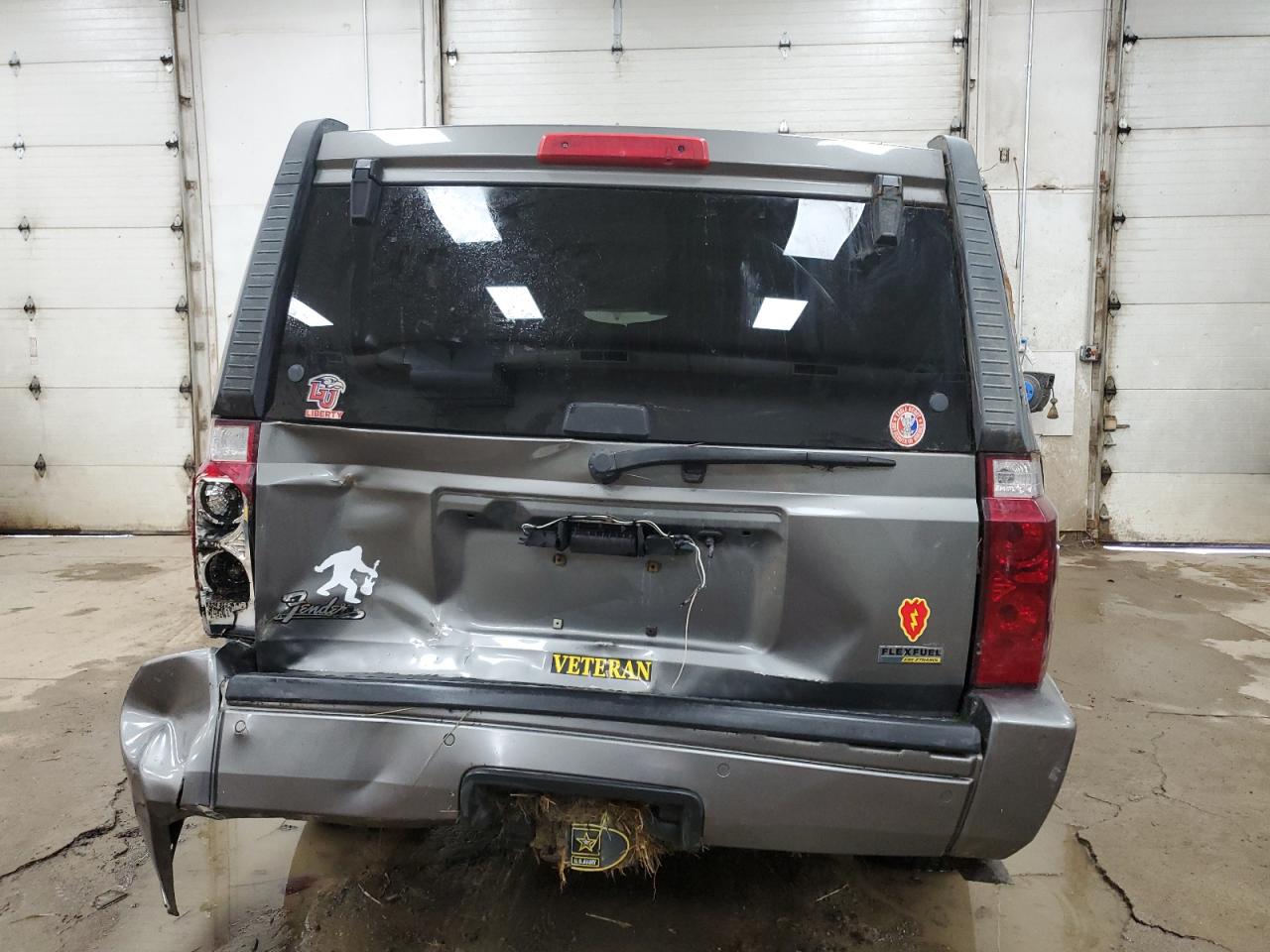 2008 Jeep Commander Sport VIN: 1J8HH48NX8C126176 Lot: 64853965