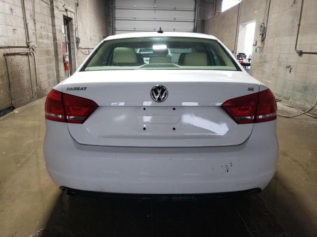 Sedans VOLKSWAGEN PASSAT 2012 White