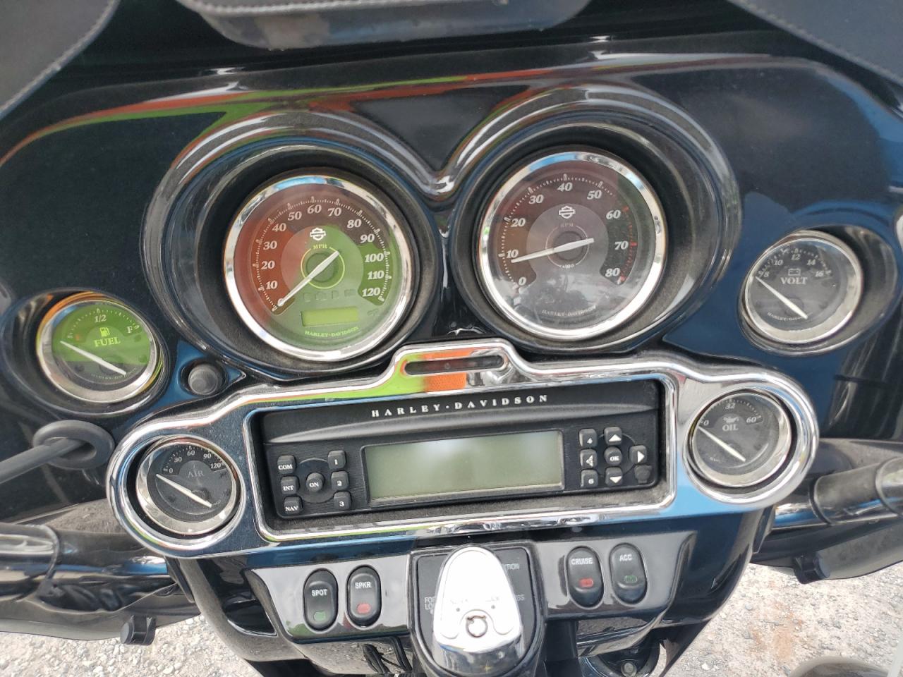 2011 Harley-Davidson Flhtk VIN: 1HD1KEM1XBB631150 Lot: 63625225