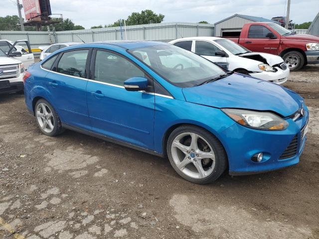 Sedans FORD FOCUS 2013 Granatowy