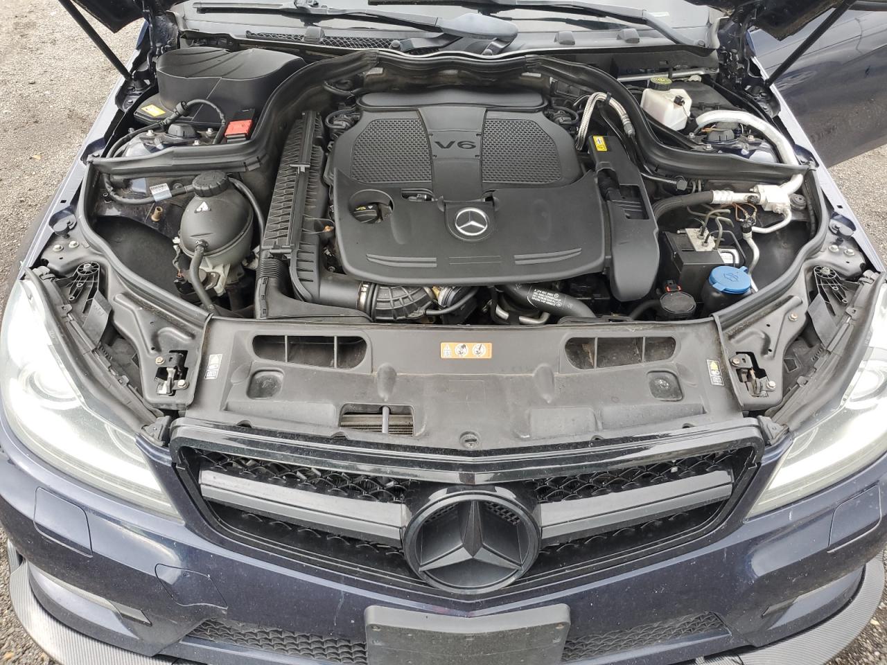 2013 Mercedes-Benz C 350 VIN: WDDGJ5HB8DG039095 Lot: 63750425